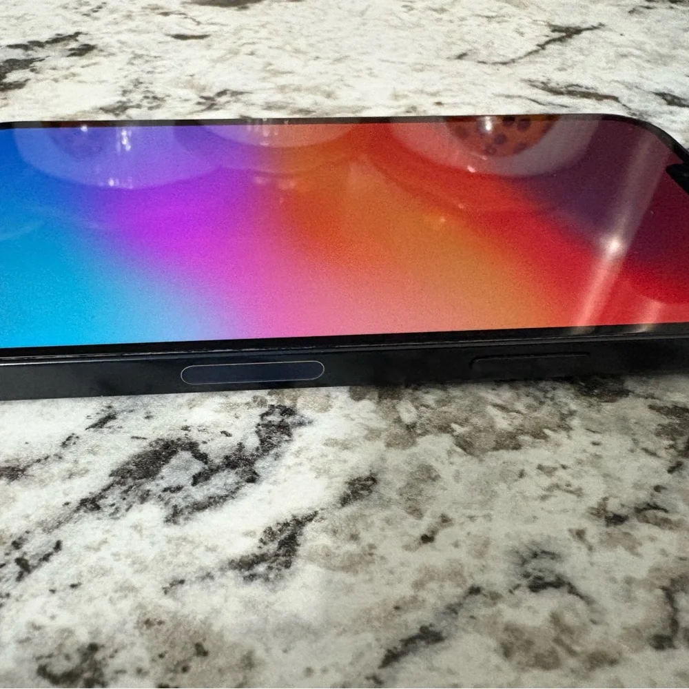 Apple iPhone 13 - Midnight